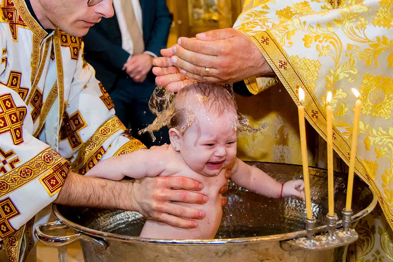 copil la botez Bucuresti, fotograf botez